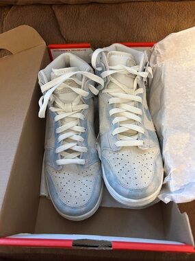 Nike Women's Athletic Sneakers in Light Gray and White